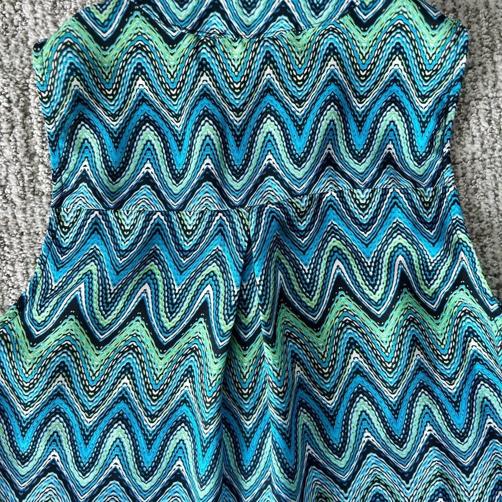 xs Blue and Green Zigzag v-neck Sleeveless Top